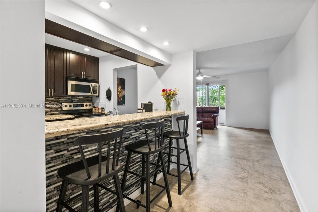 10772 La Placida Dr 7-203, Coral Springs