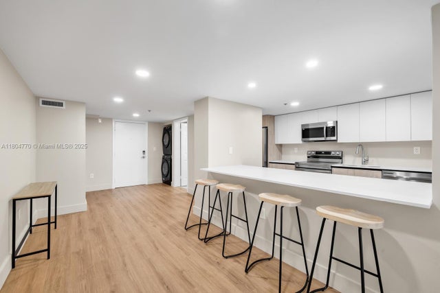5 of 91 - 5445 Collins Ave M9 M10 M11 M12, Miami Beach, FL