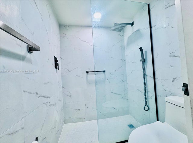 4 of 7 - 1701 Ne 191st St A108, Miami, FL