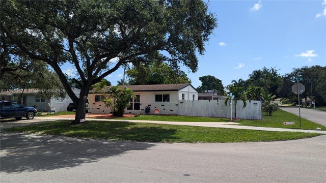 2 of 64 - 3601 N 72nd Ave, Hollywood, FL