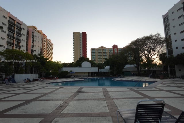 3 of 16 - 17011 N Bay Rd 408, Sunny Isles Beach, FL