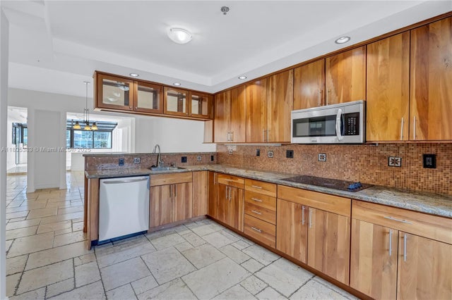 5 of 59 - 401 Poinciana Dr 1225, Sunny Isles Beach, FL
