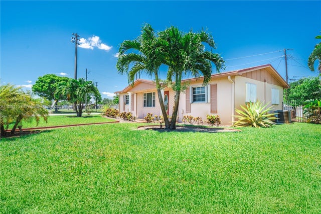 2 of 26 - 3125 Nw 205th St, Miami Gardens, FL