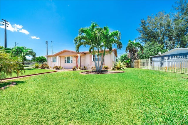 3 of 26 - 3125 Nw 205th St, Miami Gardens, FL