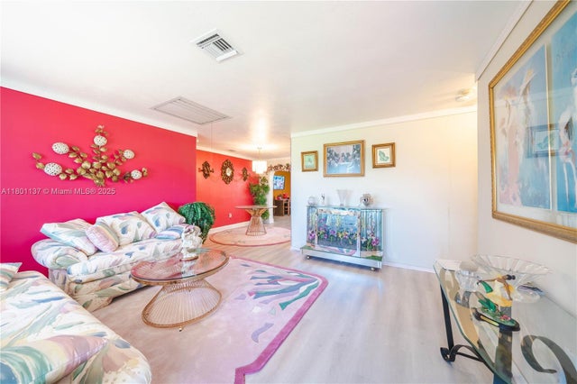 5 of 26 - 3125 Nw 205th St, Miami Gardens, FL