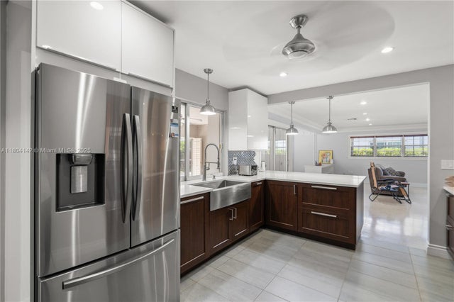 2 of 40 - 19510 Ne 19th Ave, Miami, FL