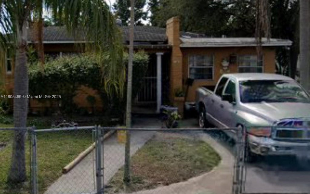 1076 Nw 77th St, Miami