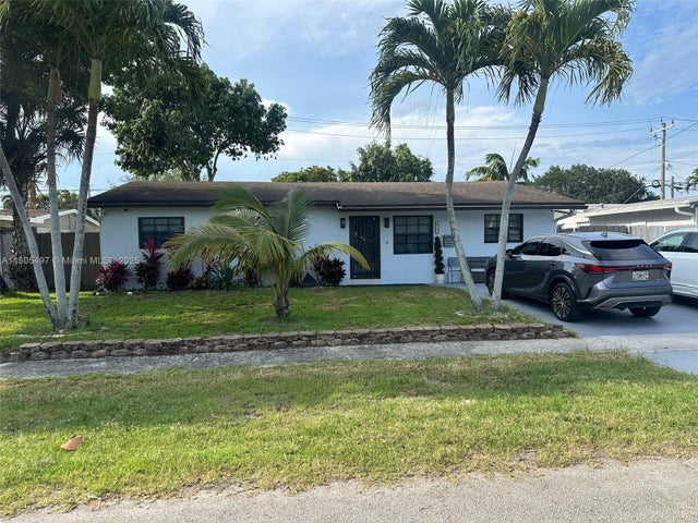 2 of 2 - 6761 Allen St, Hollywood, FL