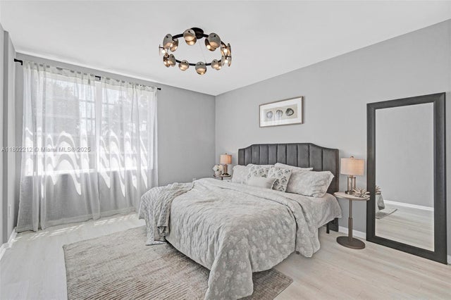 1 of 29 - 1150 Euclid Ave 305, Miami Beach, FL