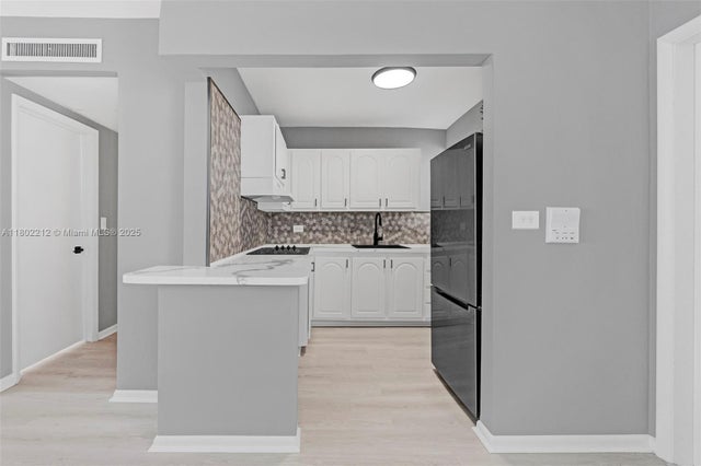 5 of 29 - 1150 Euclid Ave 305, Miami Beach, FL
