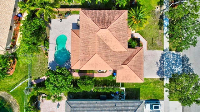 2 of 83 - 16372 Segovia Cir N, Pembroke Pines, FL