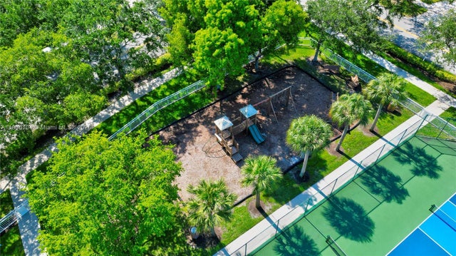 5 of 83 - 16372 Segovia Cir N, Pembroke Pines, FL