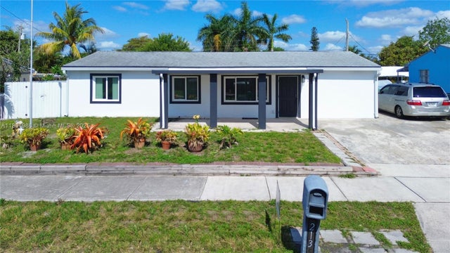 1 of 5 - 2135 Sw 46th Ter, Fort Lauderdale, FL