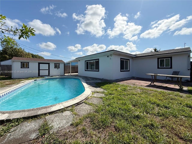 5 of 5 - 2135 Sw 46th Ter, Fort Lauderdale, FL