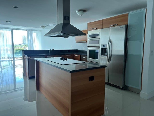 5 of 31 - 2950 Ne 188th St 444, Aventura, FL