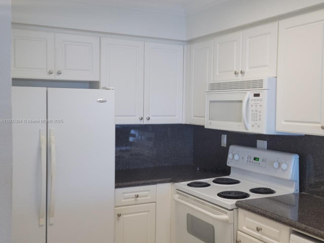 3 of 5 - 2501 S Ocean Dr 1634, Hollywood, FL