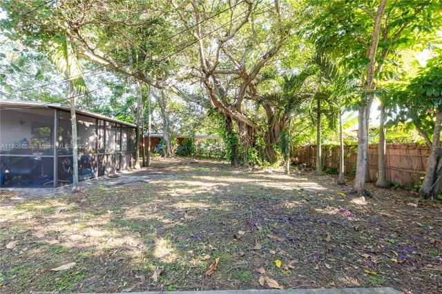 4 of 32 - 21440 N Miami Ave, Miami Gardens, FL