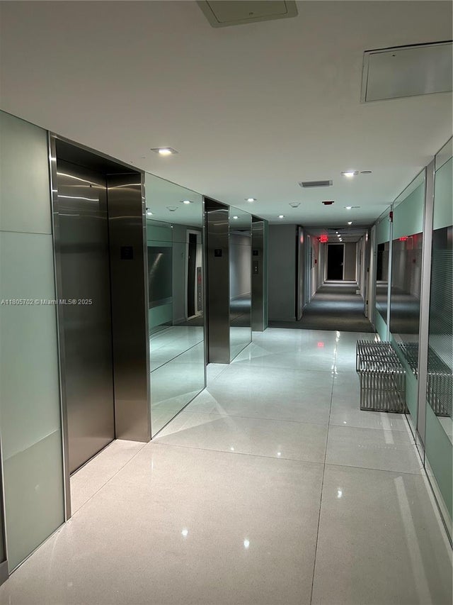 4 of 17 - 20335 W Country Club Dr 903, Aventura, FL