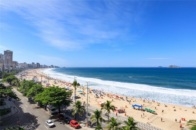 1222 Av Delfim Moreira Cob 1, 