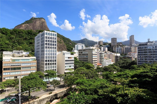 3 of 43 - 1222 Av Delfim Moreira Cob 1, ,