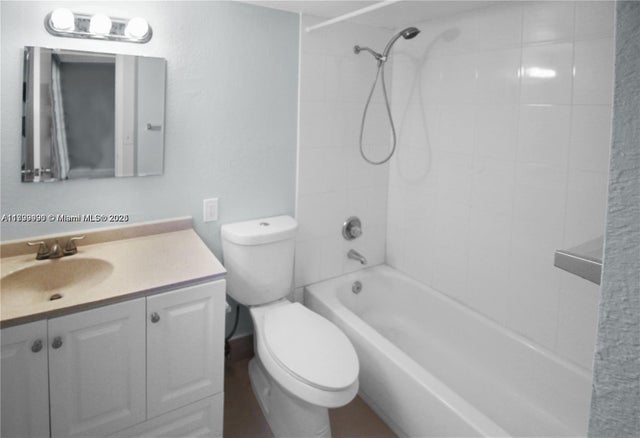 5 of 15 - 17021 N Bay Rd 105, Sunny Isles Beach, FL