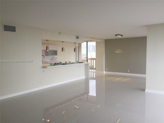 1 of 29 - 19707 Turnberry Way 18d, Aventura, FL