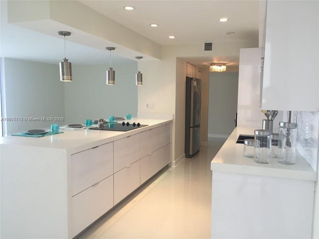 3 of 29 - 19707 Turnberry Way 18d, Aventura, FL