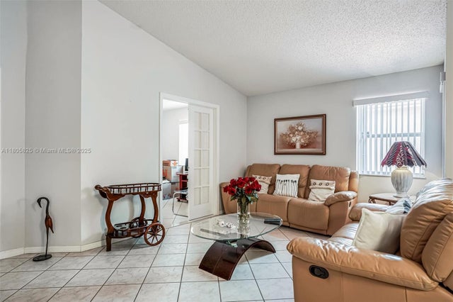 5 of 32 - 14117 Sw 149th Ave, Miami, FL