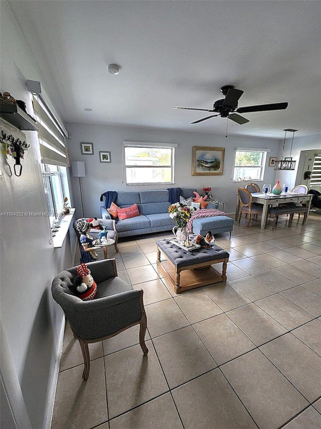 5 of 28 - 812 Lake Mcgregor Dr, Fort Myers, FL