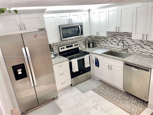 4 of 16 - 20065 Ne 3rd Ct O3, Miami, FL