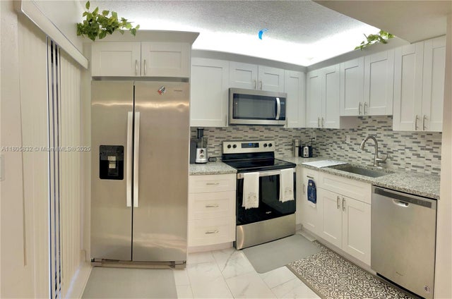 5 of 16 - 20065 Ne 3rd Ct O3, Miami, FL