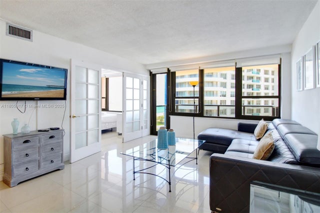 5 of 42 - 5225 Collins Ave 1409, Miami Beach, FL