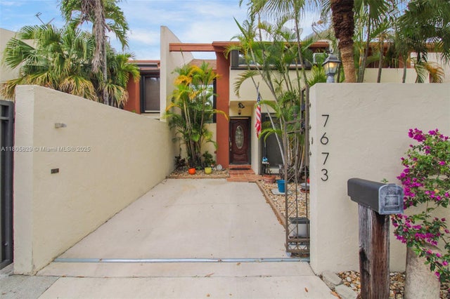 1 of 32 - 7673 Sw 103rd Pl, Miami, FL