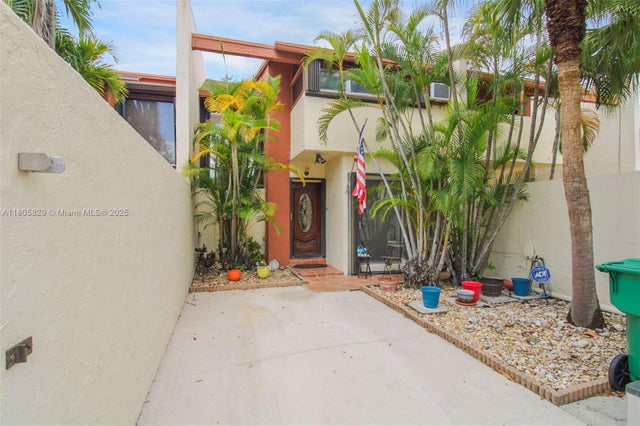 2 of 32 - 7673 Sw 103rd Pl, Miami, FL