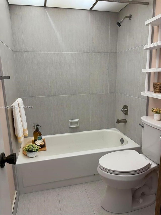 4 of 24 - 235 E Burgundy E 235, Delray Beach, FL