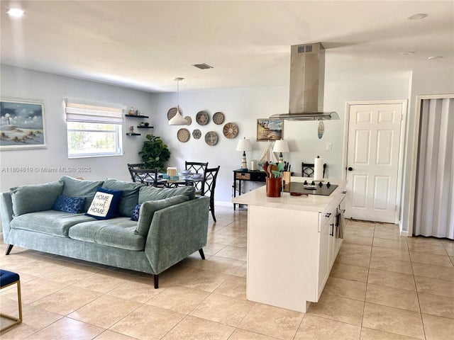 5 of 34 - 818 Lake Mcgregor Dr, Fort Myers, FL
