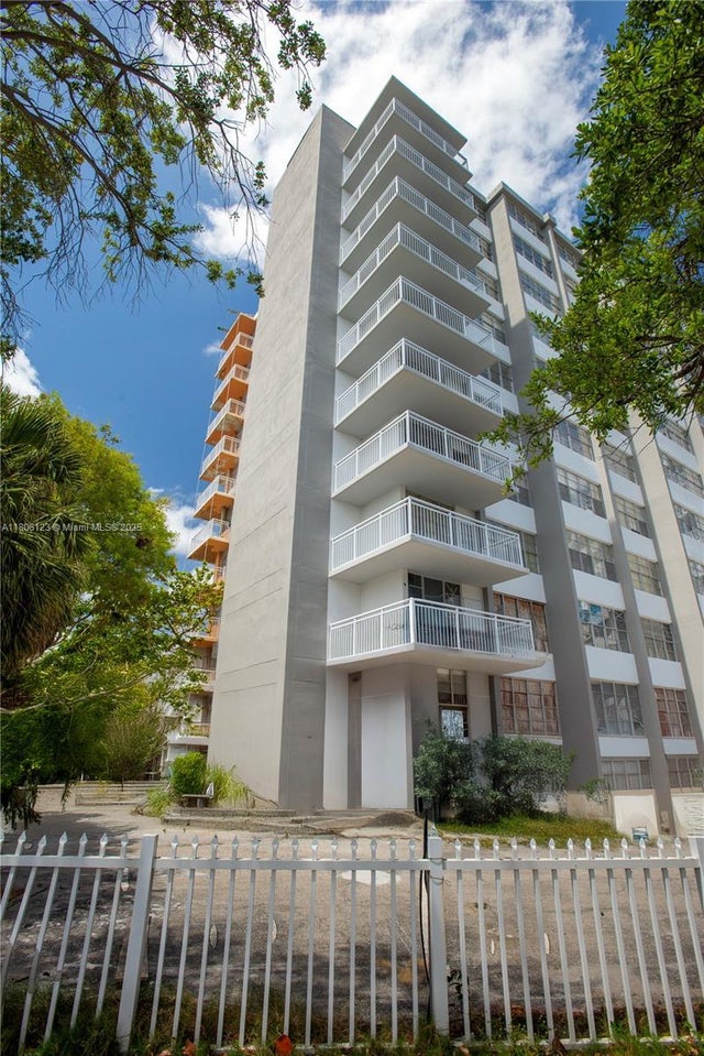2 of 23 - 2025 Ne 164th St 301, North Miami Beach, FL