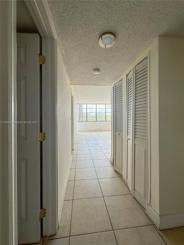 5 of 23 - 2025 Ne 164th St 301, North Miami Beach, FL