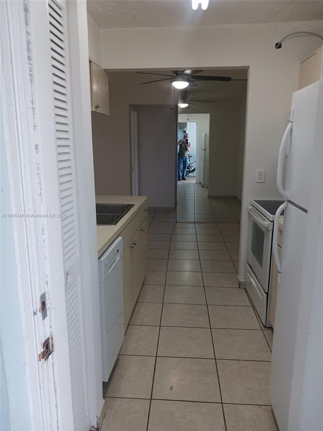 2 of 10 - 2700 Ne 135th St 30, North Miami, FL