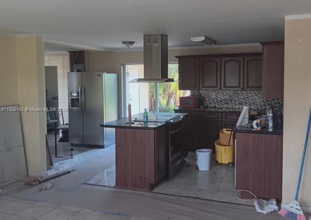 3 of 25 - 884 Montego Dr, West Palm Beach, FL