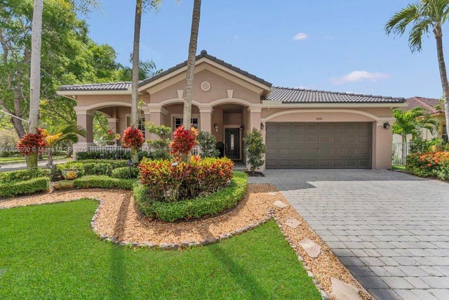 2 of 40 - 800 Lavender Cir, Weston, FL