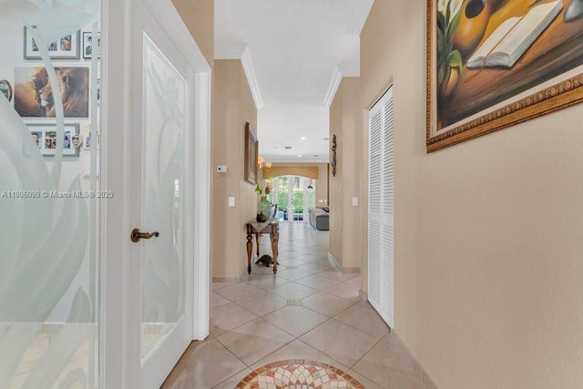 3 of 40 - 800 Lavender Cir, Weston, FL