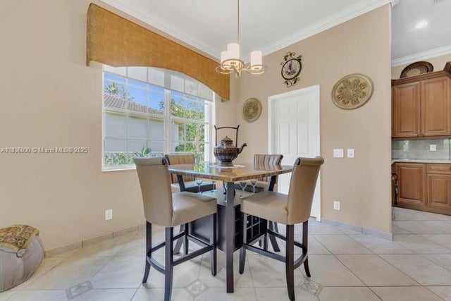5 of 40 - 800 Lavender Cir, Weston, FL