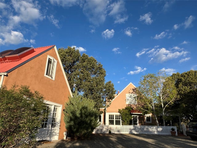 15 Toltec Road, Santa Fe