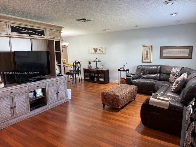 3 of 30 - 1250 Nw 85th Ave, Plantation, FL