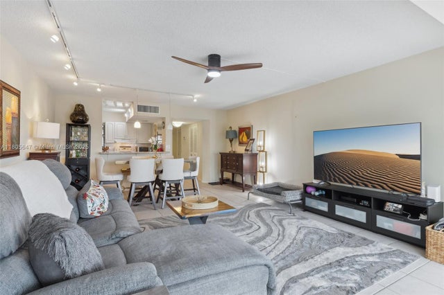 4 of 31 - 3050 Ne 47th Ct 205, Fort Lauderdale, FL