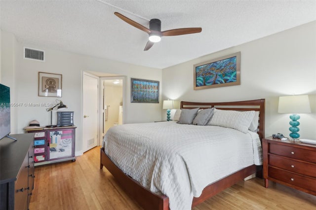 5 of 31 - 3050 Ne 47th Ct 205, Fort Lauderdale, FL