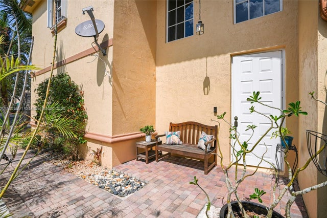 5 of 75 - 1282 Grant Ct, Hollywood, FL