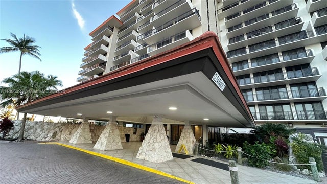 4 of 30 - 180 Seaview Ct 706, Other, FL