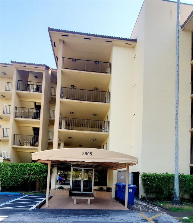 3 of 50 - 3905 N Nob Hill Rd 510, Sunrise, FL